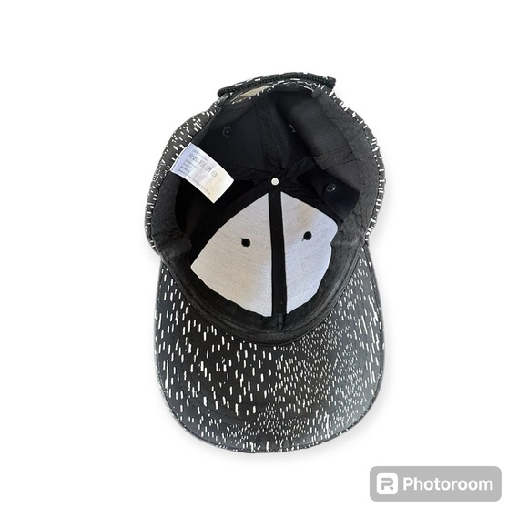 Fabletics woman’s athletic hat - Picture 3 of 3